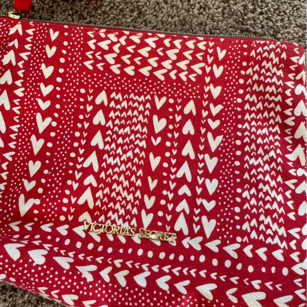 Red And White Patterned Pouch - image 2